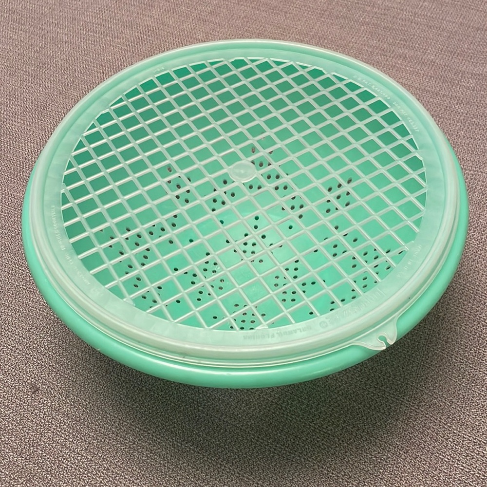 🌷Vintage Tupperware 70’s Retro Green Jade Jadeite Colander Strainer with Lid